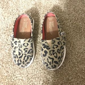 Toddler size T6 TOMS